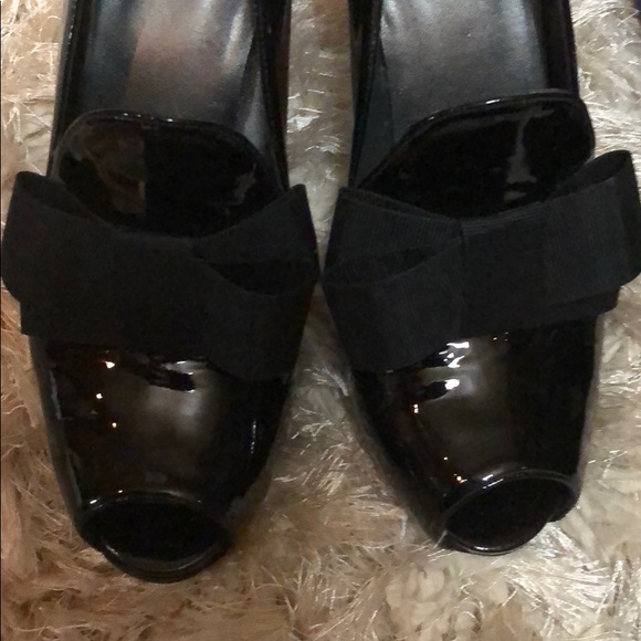 Shoes - Picture 2 of 5